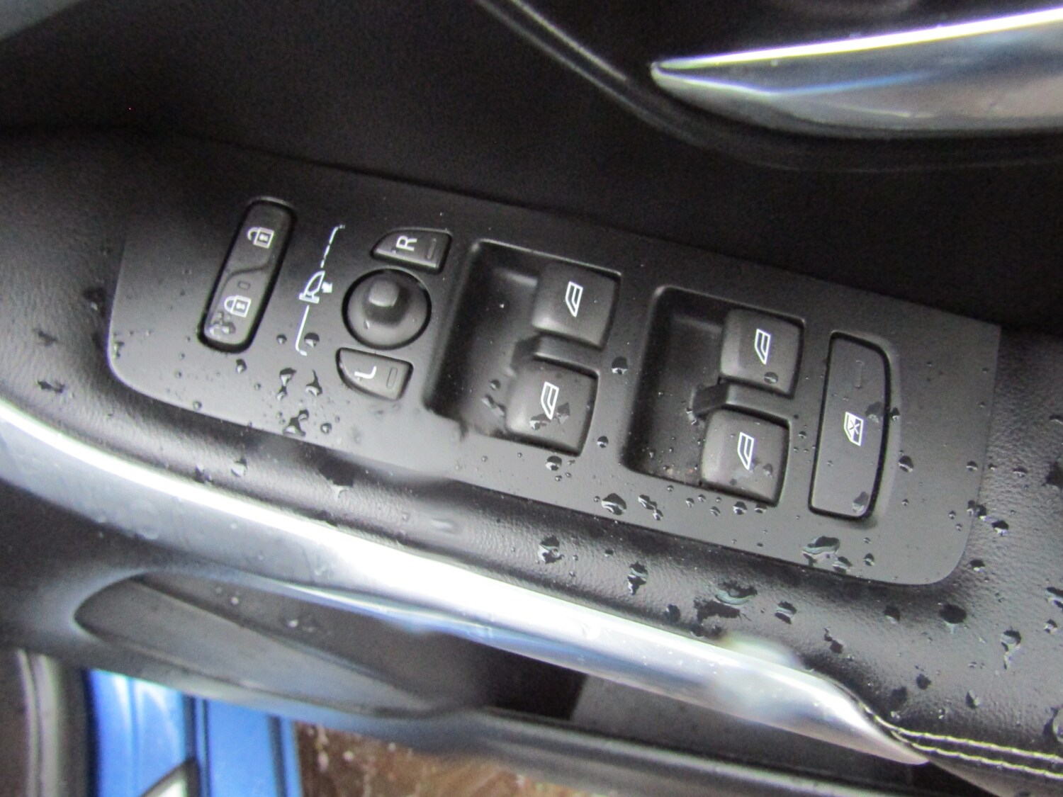 Used Volvo V40 2017 for sale - 77245325: Photo 24