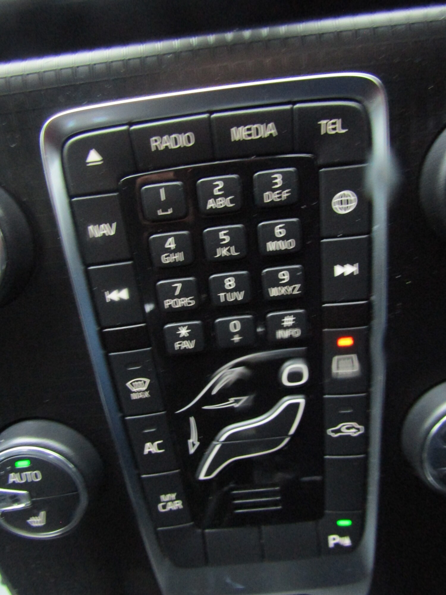 Used Volvo V40 2017 for sale - 77245325: Photo 28