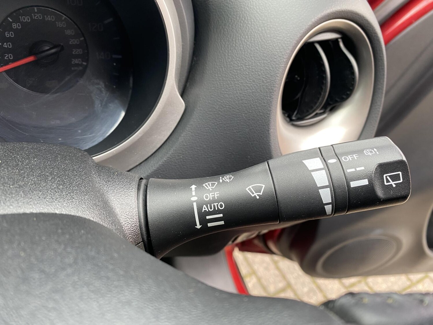 Used Nissan Juke 2011 for sale - 77813081: Photo 35