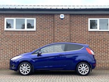 Used Ford Fiesta 2017 for sale - 76904770: Photo