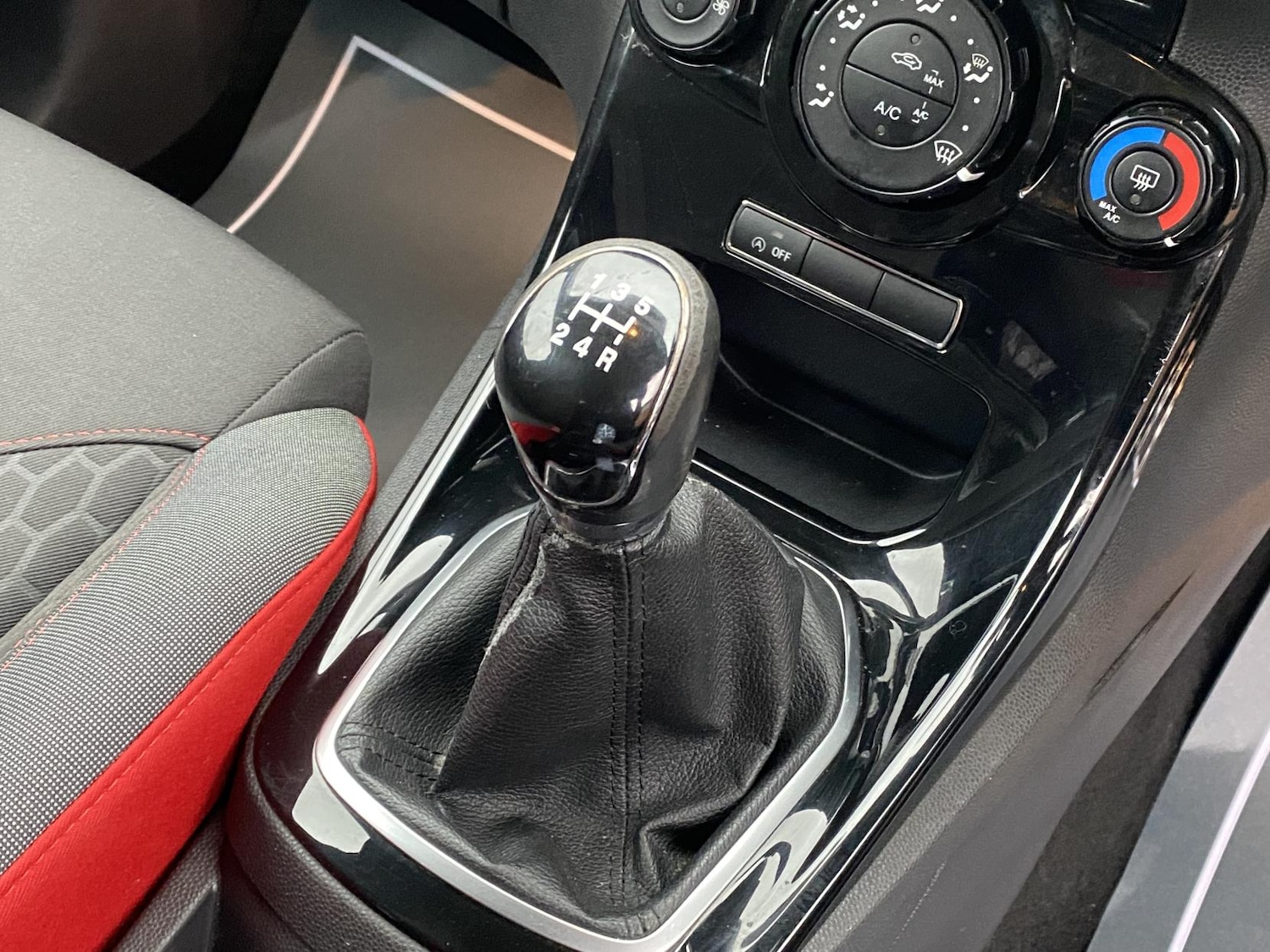 Used Ford Fiesta 2013 for sale - 76987595: Photo 21