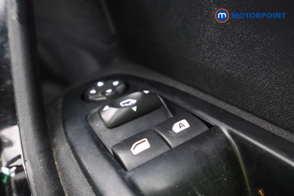 Used Peugeot 208 2015 for sale - 76949331: Photo 20