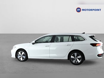 Used Volkswagen Passat 2025 for sale - 79147584: Photo