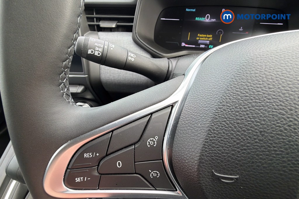 Used Renault Clio 2024 for sale - 77996302: Photo 11