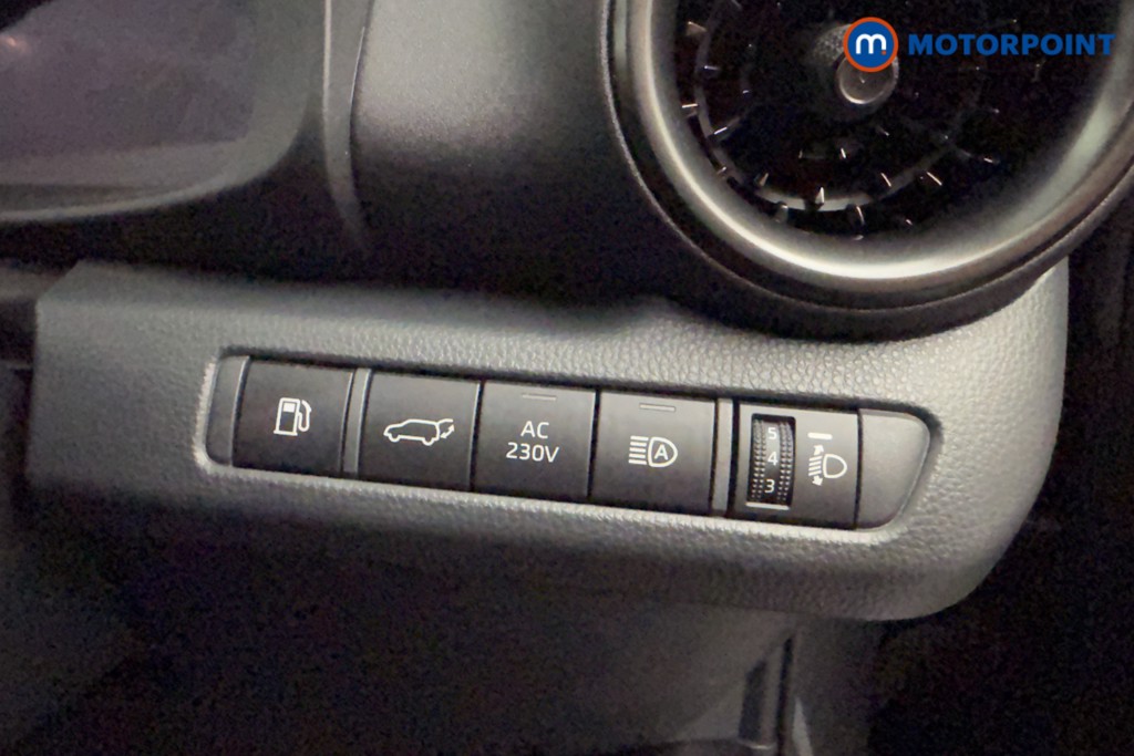 Used Toyota C-HR 2024 for sale - 76603659: Photo 23