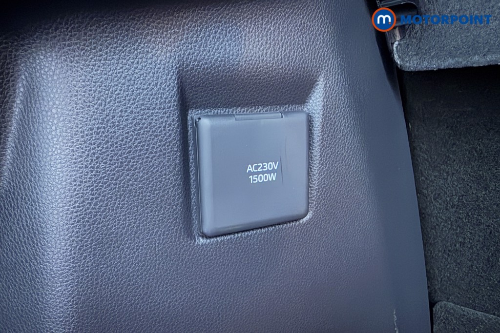 Used Toyota C-HR 2024 for sale - 76603659: Photo 32