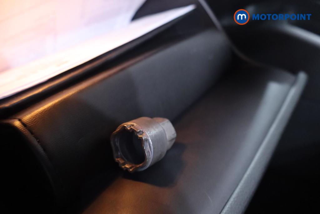 Used Kia Stonic 2019 for sale - 76438532: Photo 21