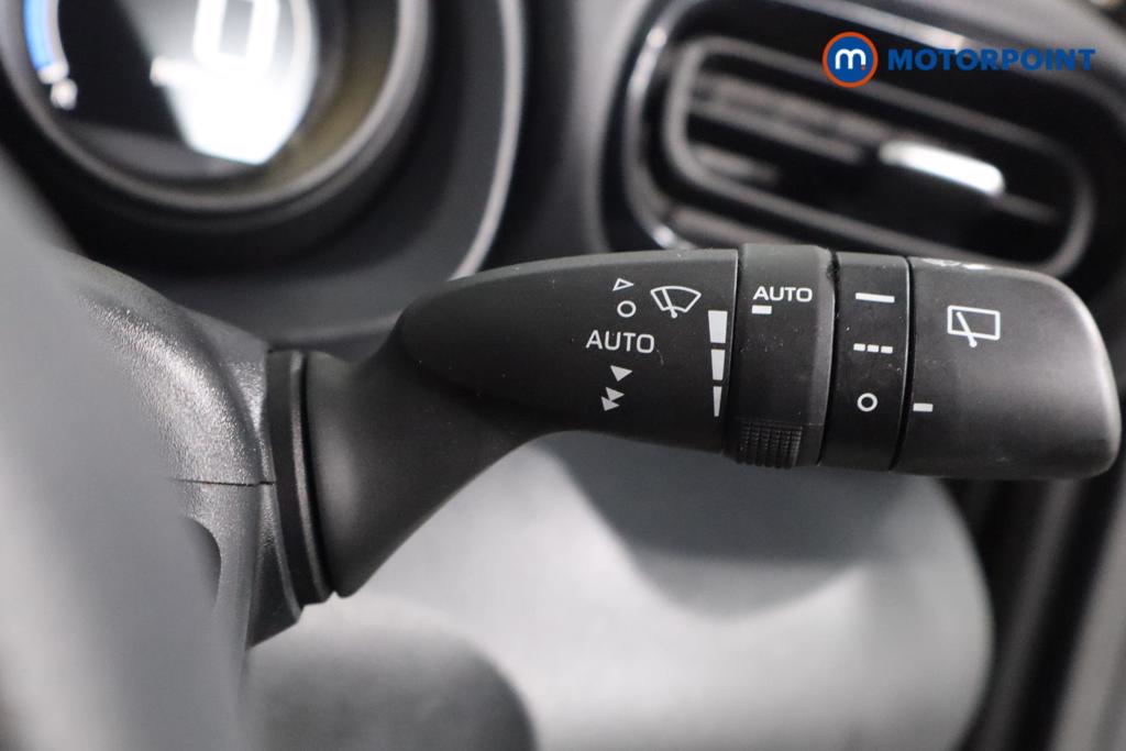 Used Toyota Yaris 2022 for sale - 76985103: Photo 19