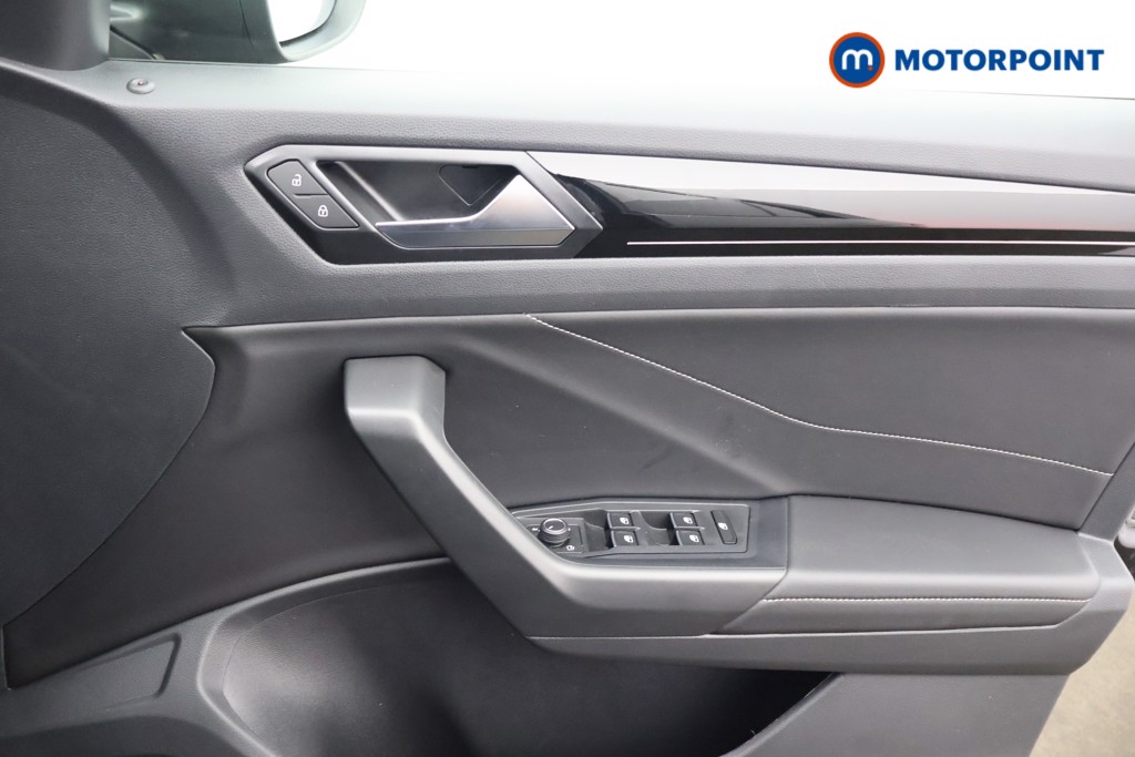 Used Volkswagen T-Roc 2025 for sale - 77834570: Photo 16