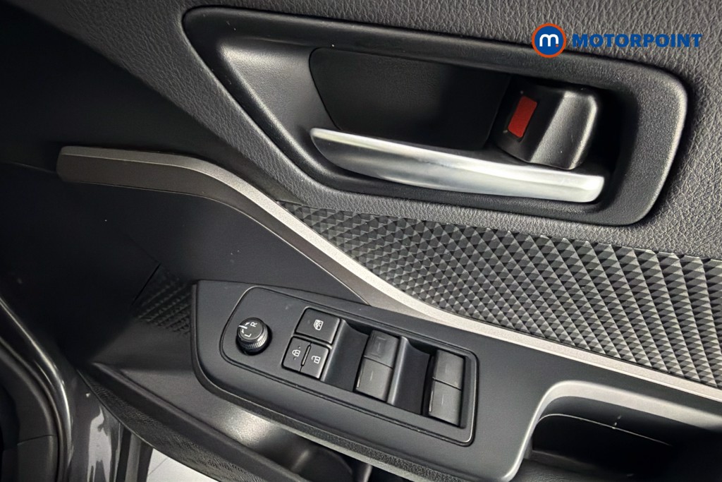 Used Toyota C-HR 2023 for sale - 78026684: Photo 18