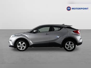 Used Toyota C-HR 2017 for sale - 79674775: Photo