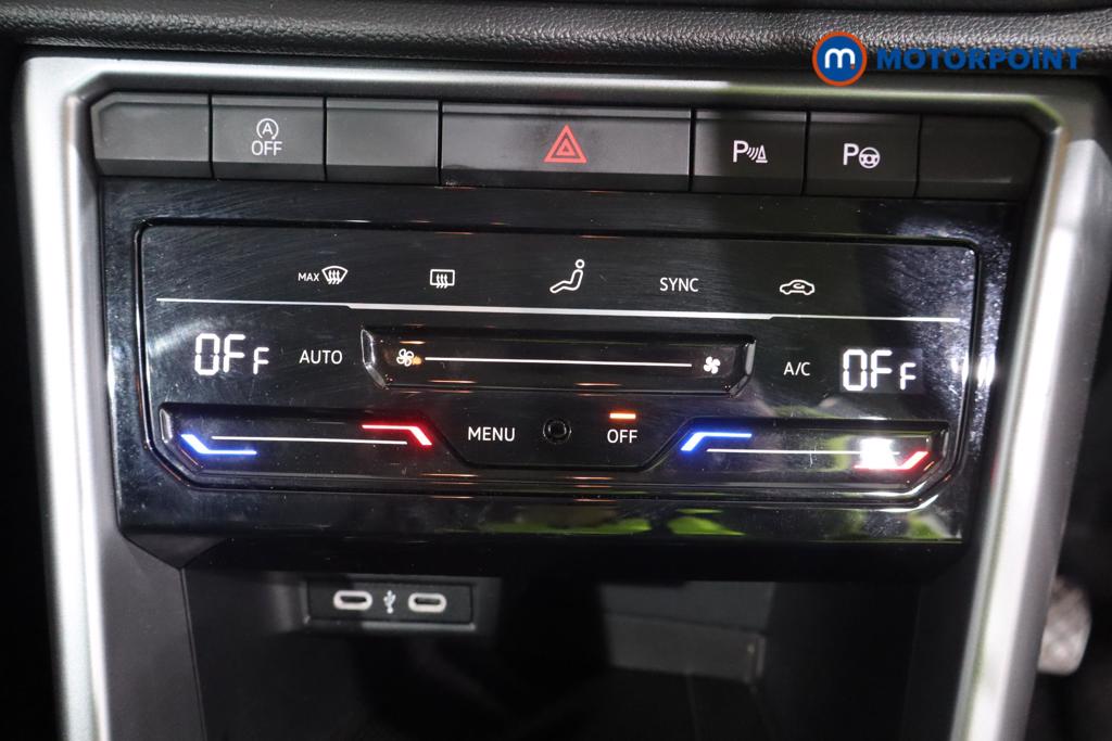 Used Volkswagen T-Roc 2023 for sale - 76056223: Photo 11