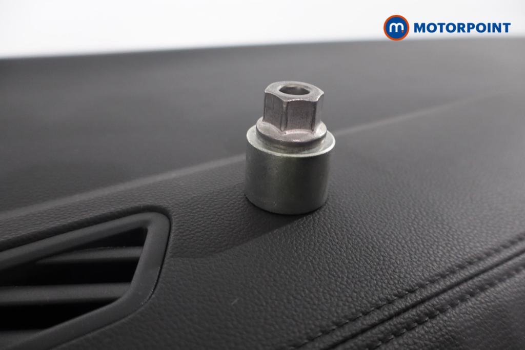 Used Volkswagen T-Roc 2023 for sale - 76056223: Photo 24