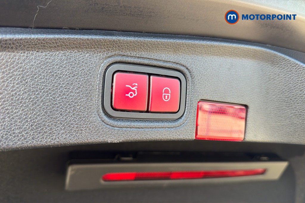 Used Mercedes-Benz C Class 2021 for sale - 77981357: Photo 35