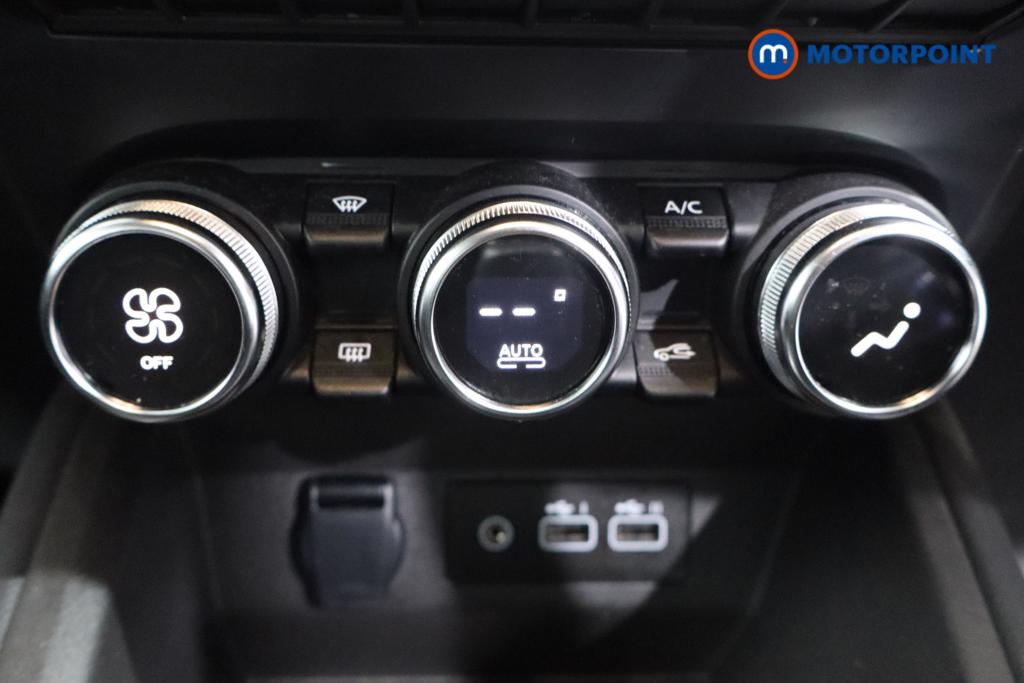 Used Renault Clio 2023 for sale - 76278686: Photo 11