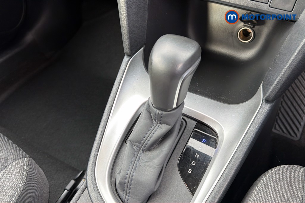 Used Toyota Yaris Cross 2024 for sale - 77872797: Photo 16