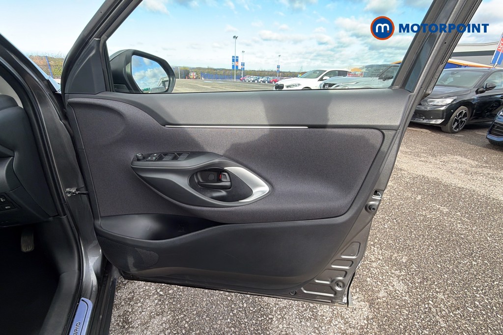 Used Toyota Yaris Cross 2024 for sale - 77872797: Photo 18