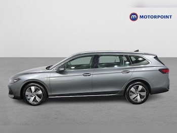 Used Volkswagen Passat 2025 for sale - 75917667: Photo