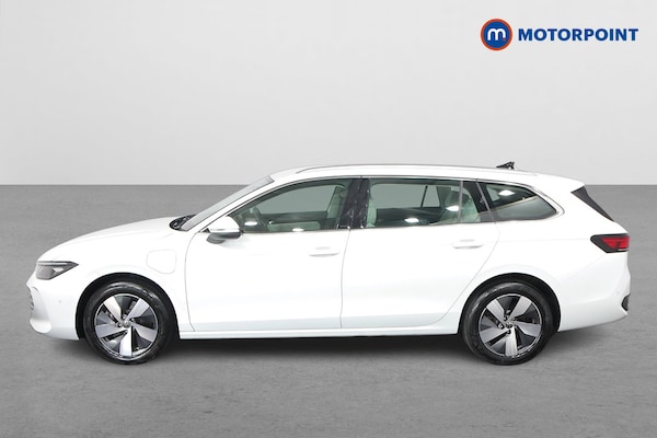 Used Volkswagen Passat 2025 for sale - 75692466: Photo 4