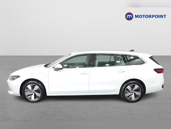 Used Volkswagen Passat 2025 for sale - 75692466: Photo