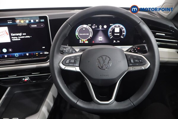 Used Volkswagen Passat 2025 for sale - 75692625: Photo 13