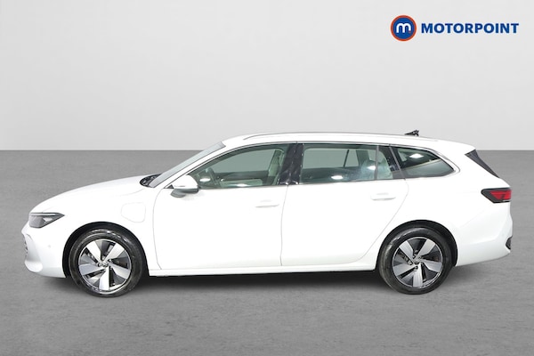 Used Volkswagen Passat 2025 for sale - 75692625: Photo 4