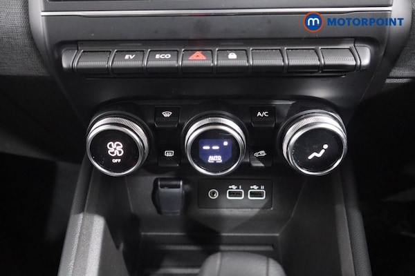 Used Renault Clio 2025 for sale - 76279054: Photo 11