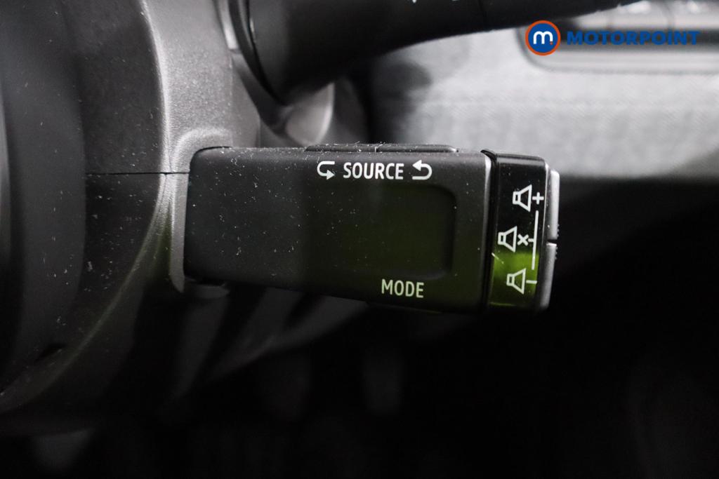 Used Renault Clio for sale - 77502124: Photo 19