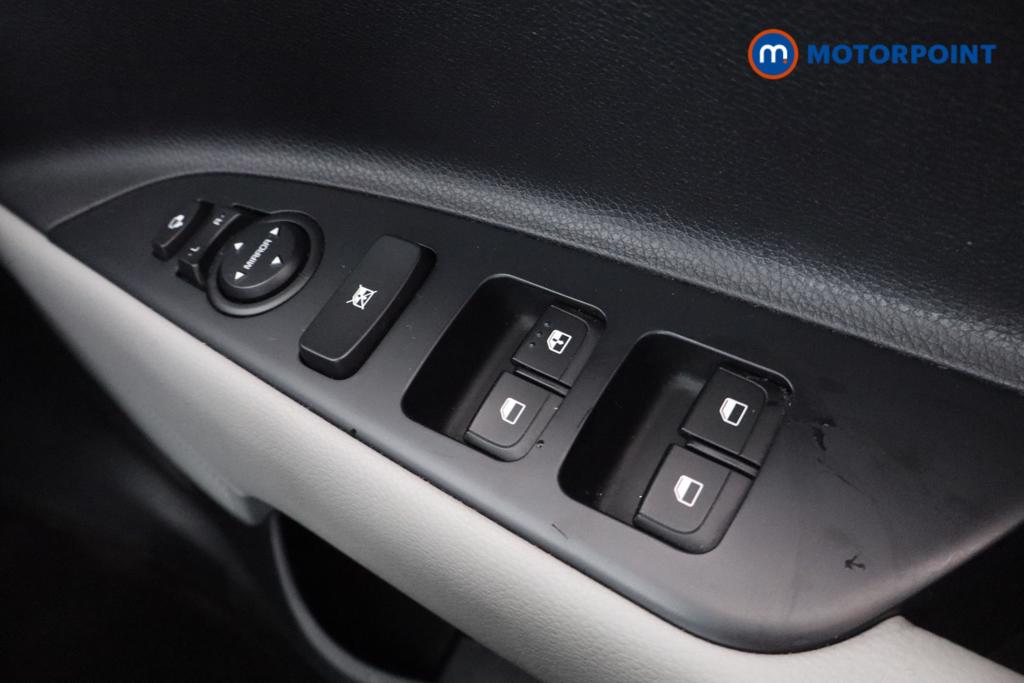 Used Kia Stonic 2019 for sale - 77354812: Photo 23