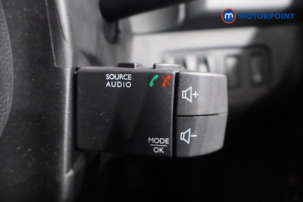 Used Renault Clio 2018 for sale - 76322685: Photo 18
