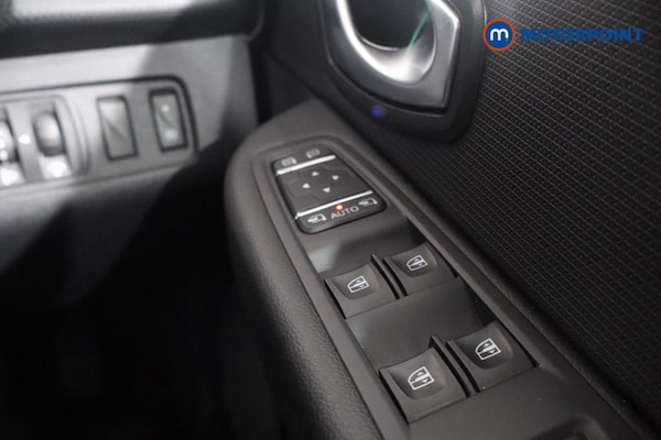 Used Renault Clio 2018 for sale - 76322685: Photo 19