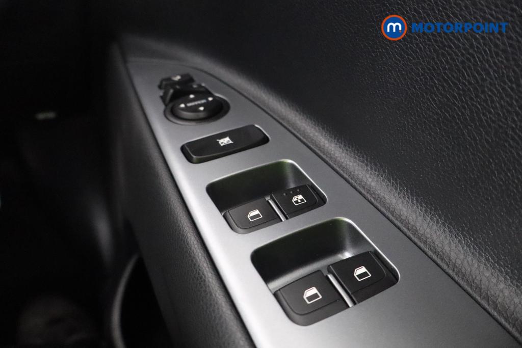 Used Kia Stonic 2024 for sale - 76762763: Photo 21