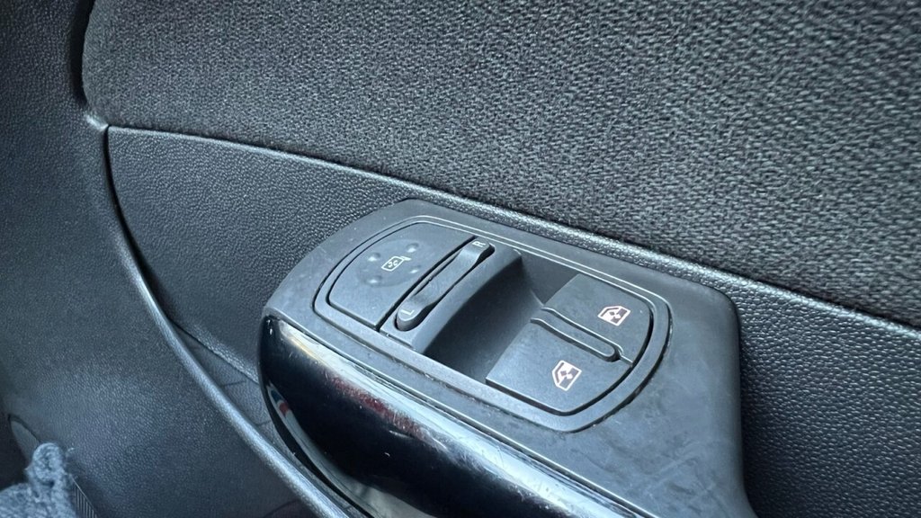 Used Vauxhall Corsa 2013 for sale - 76798166: Photo 36