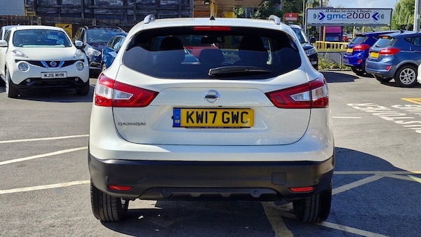 Used Nissan Qashqai 2017 for sale - 75099518: Photo 4