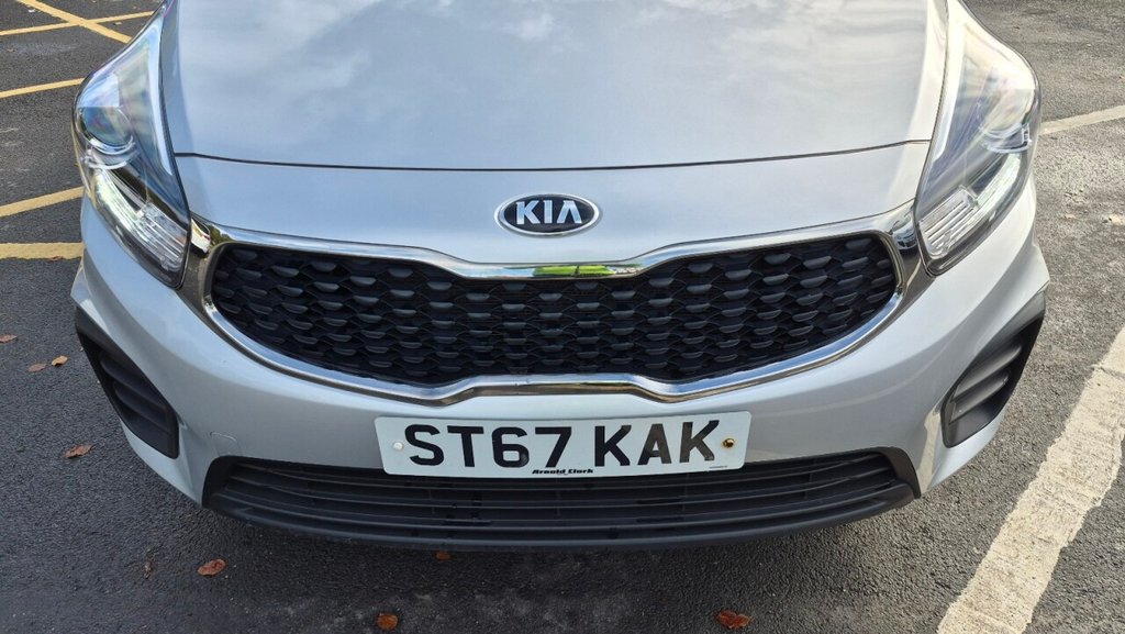 Used Kia Carens 2017 for sale - 76074043: Photo 10