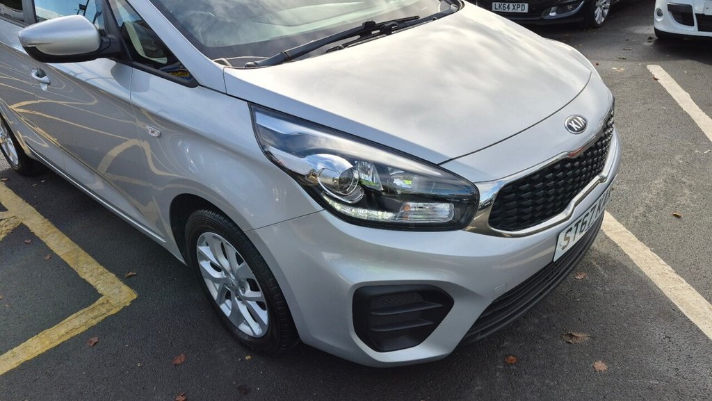 Used Kia Carens 2017 for sale - 76074043: Photo 11