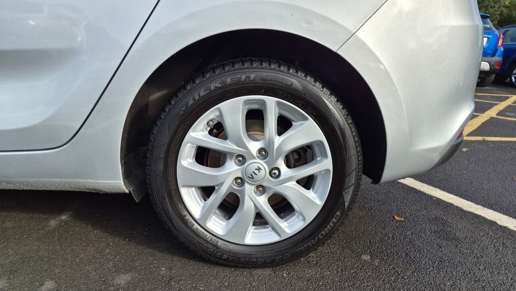 Used Kia Carens 2017 for sale - 76074043: Photo 17