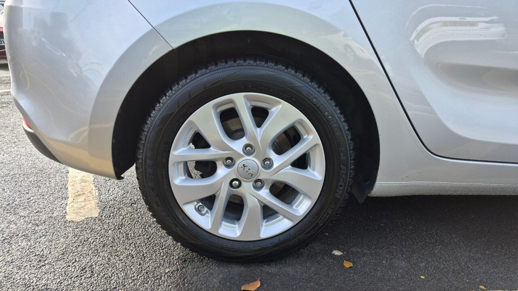 Used Kia Carens 2017 for sale - 76074043: Photo 18