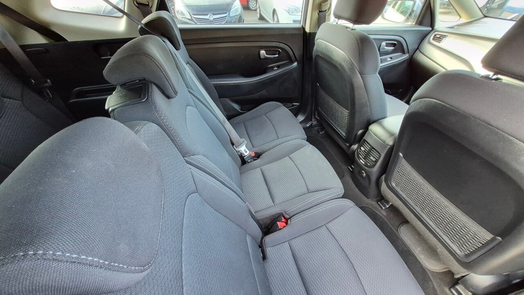 Used Kia Carens 2017 for sale - 76074043: Photo 28