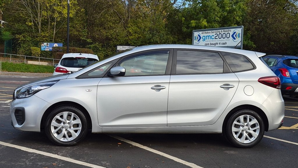 Used Kia Carens 2017 for sale - 76074043: Photo 3