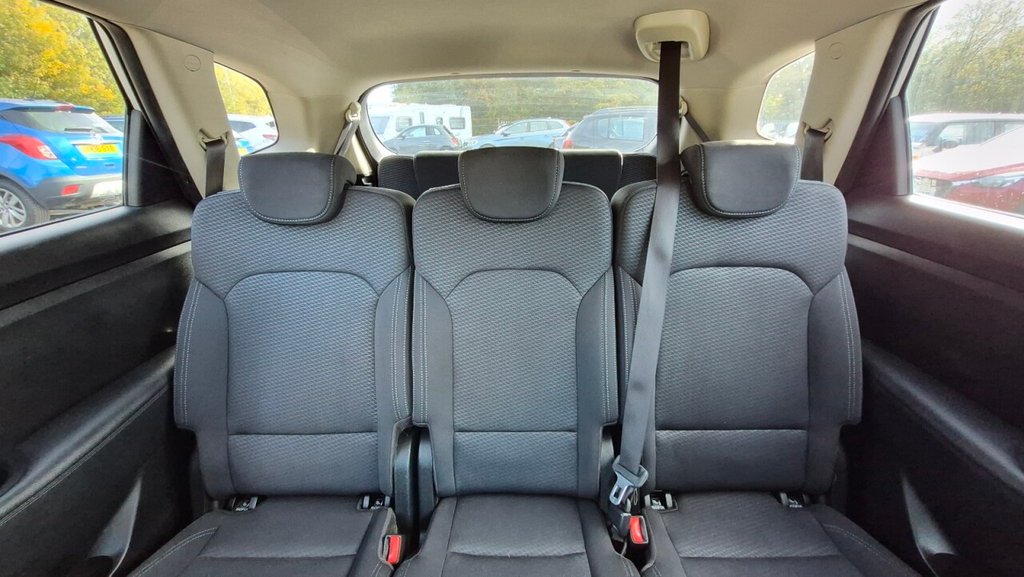 Used Kia Carens 2017 for sale - 76074043: Photo 31