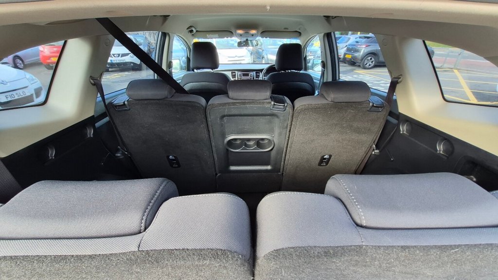 Used Kia Carens 2017 for sale - 76074043: Photo 34