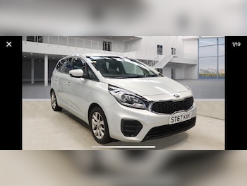 Used Kia Carens 2017 for sale - 76074043: Photo 3