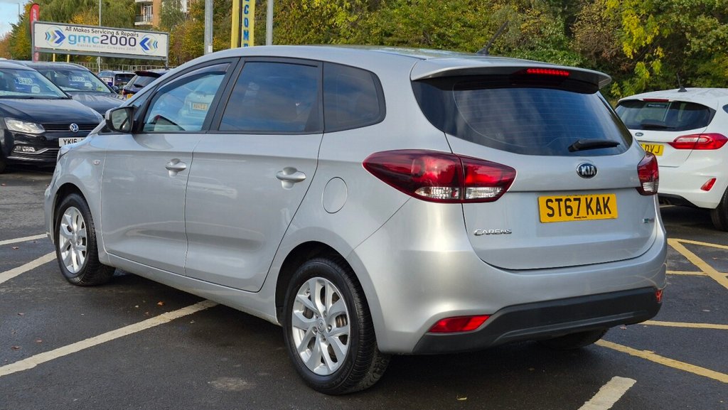 Used Kia Carens 2017 for sale - 76074043: Photo 4