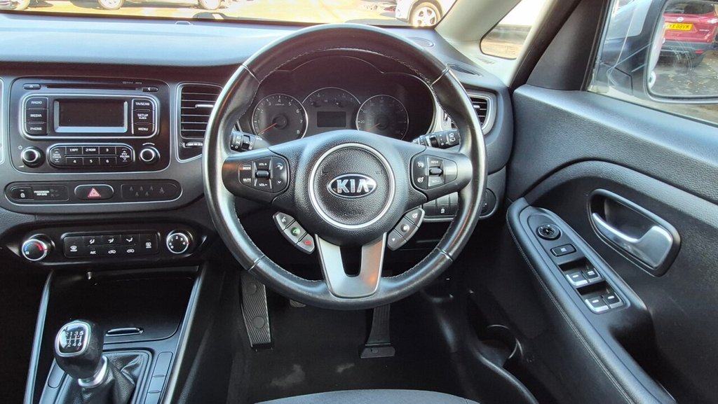 Used Kia Carens 2017 for sale - 76074043: Photo 40