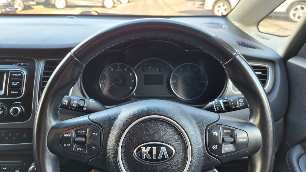 Used Kia Carens 2017 for sale - 76074043: Photo 41