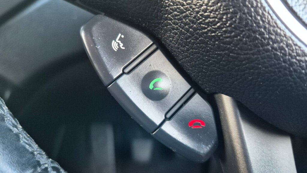 Used Kia Carens 2017 for sale - 76074043: Photo 48