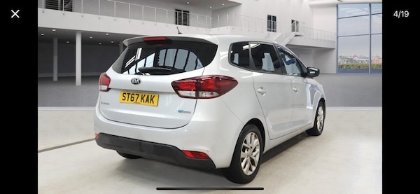 Used Kia Carens 2017 for sale - 76074043: Photo 4