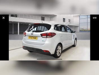 Used Kia Carens 2017 for sale - 76074043: Photo 4