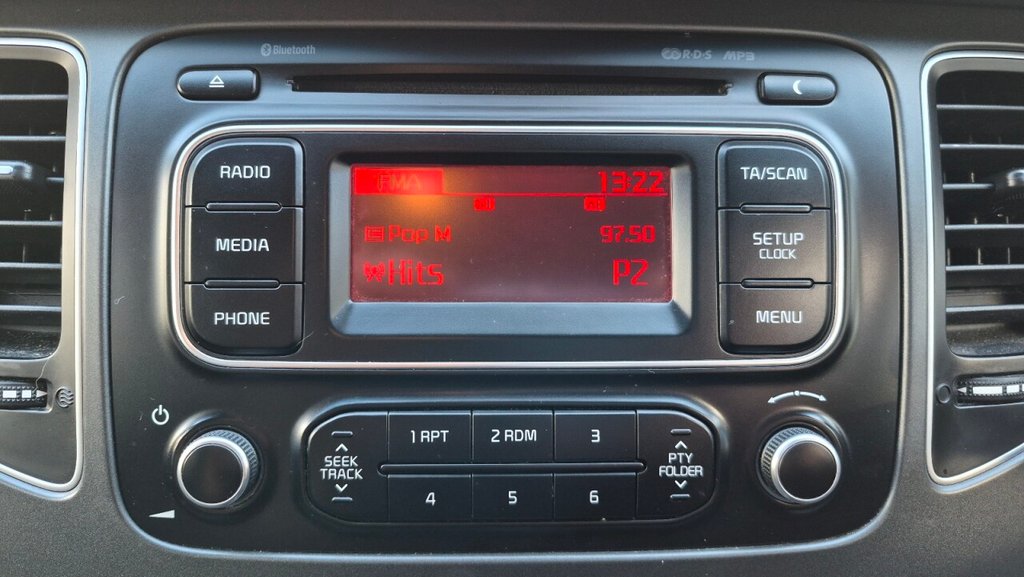 Used Kia Carens 2017 for sale - 76074043: Photo 50